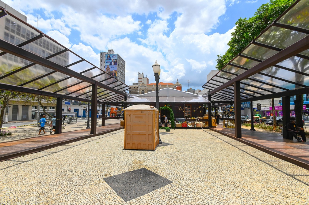 Vila do Papai Noel está sendo montada no Largo do Rosário para receber o bom velhinho