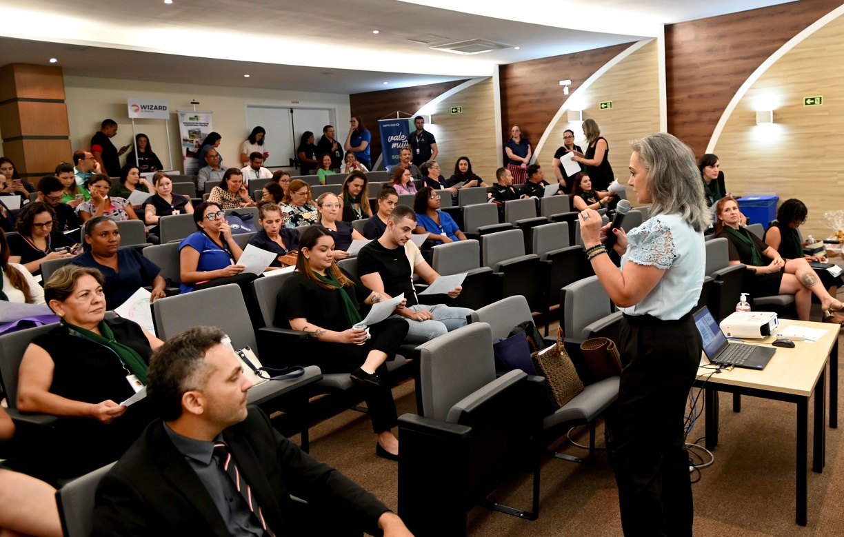 A vida profissional, o trabalho em unidades de apoio e o cuidado com o paciente e família foram temas abordados no evento