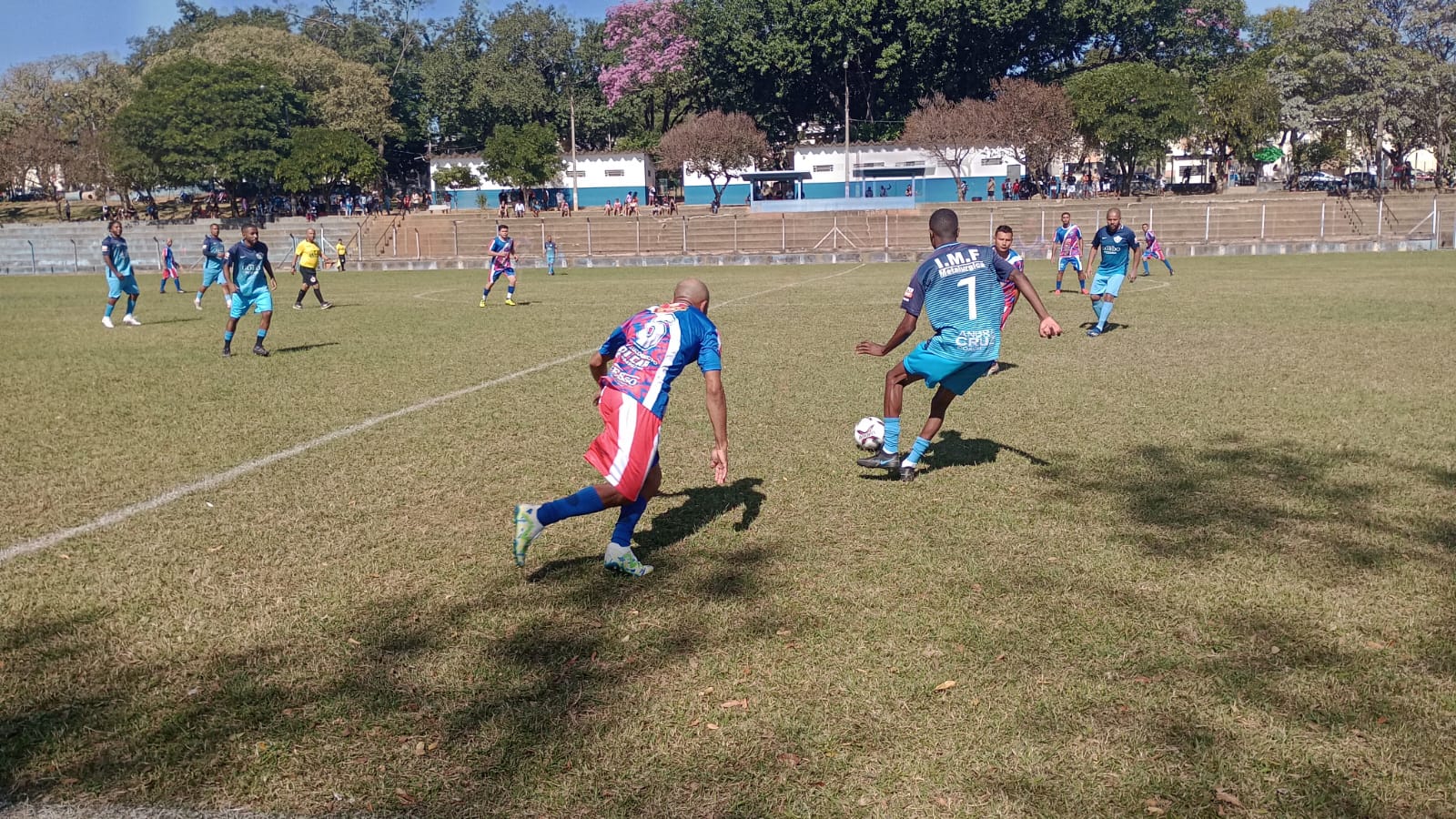 Campeonato tem  média alta de gols: são 4,25 por partida