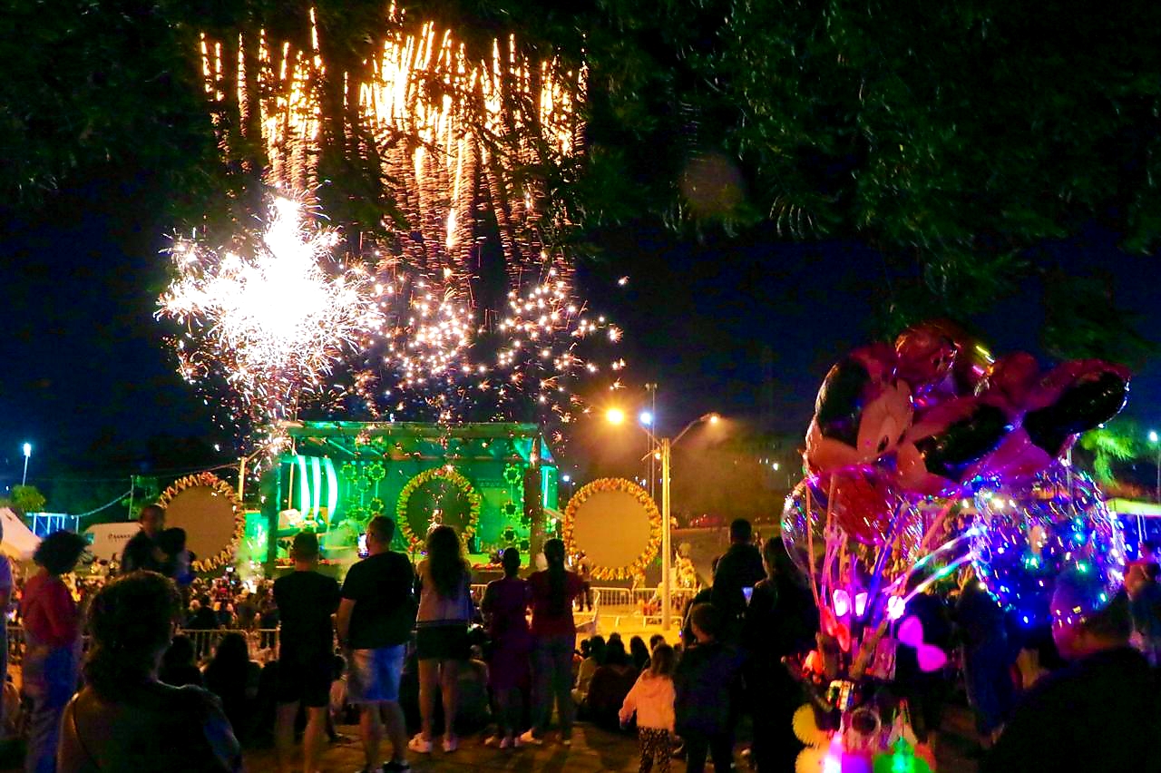 Carreta levará magia do Natal a moradores de 14 bairros da cidade