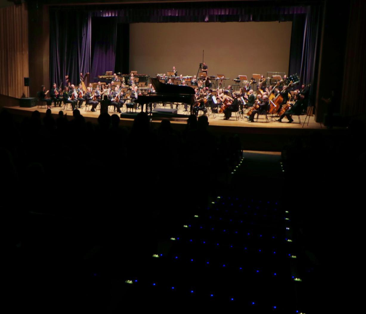 Espetáculo teve regência da maestrina convidada Cinthia Alireti