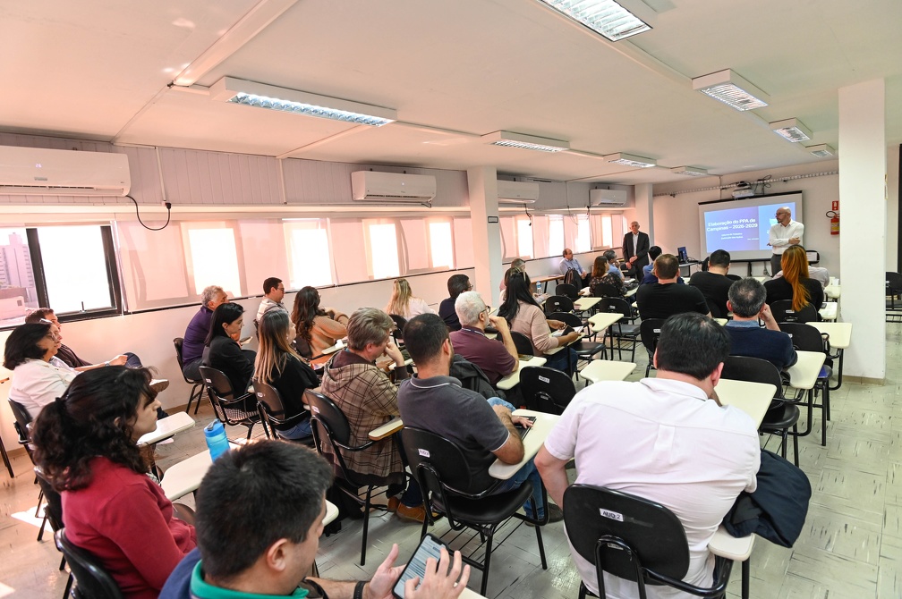 Rogério Capela Capacitação e participação dos servidores acontece pela primeira vez e está sendo considerada uma experiência proveitosa, que trará resultados positivos para a elaboração do Plano