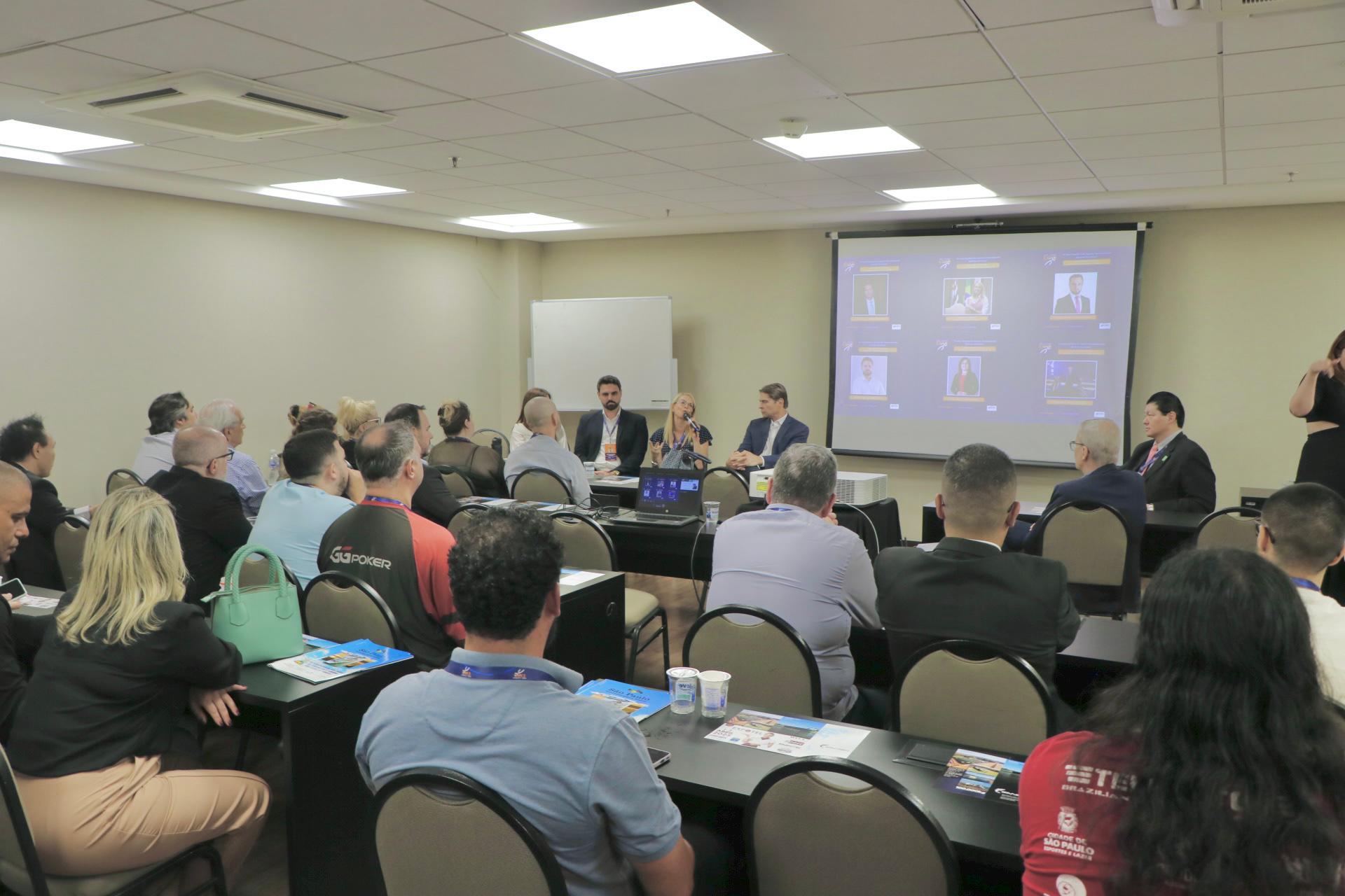 Evento é dividido em vários painéis voltados para o desenvolvimento do esporte e lazer