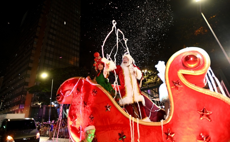 Papai Noel foi muito aplaudido durante o desfile