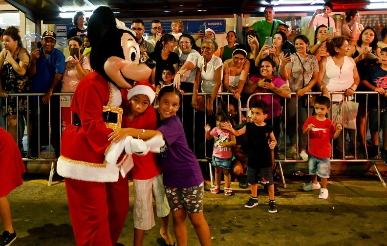 Crianças se emocionaram com personagens