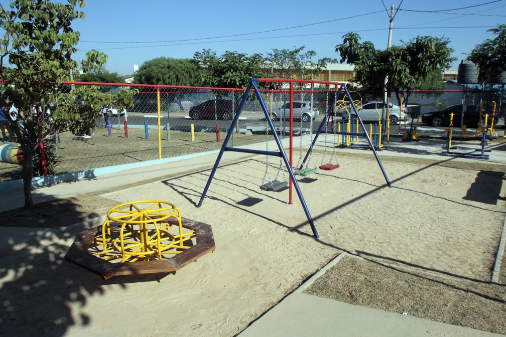 Manoel de Brito Área também recebeu a instalação de uma academia ao ar livre e um parque infantil