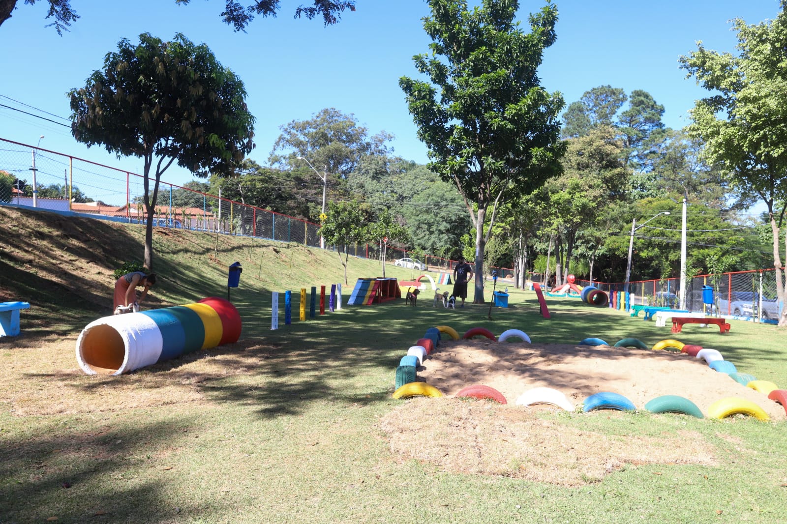 No Parque Jambeiro, o Parcão fica dentro de uma praça com mais de 5 mil metros