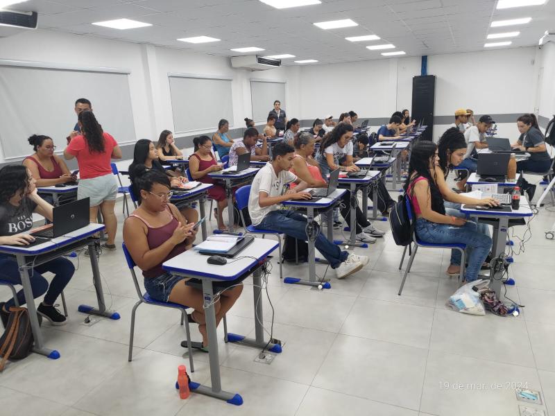 Aulas no Ceprocamp Campo Belo, que atende 305 alunos matriculados nos diversos cursos