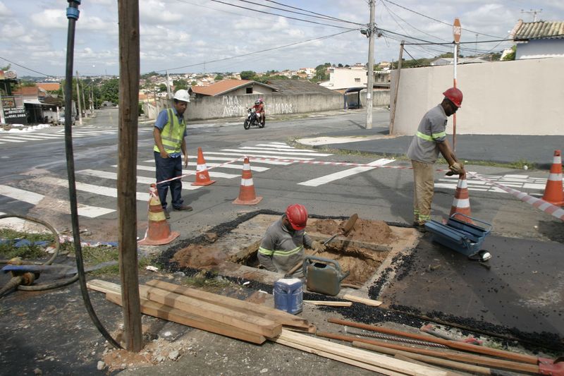 Já estão sendo instaladas as tubulações com material que tem durabilidade de cerca de 50 anos