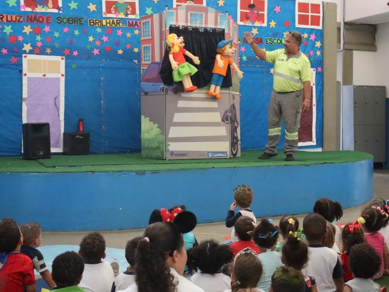 Teatro de Fantoches da Emdec é opção para educação de forma lúdica dirigida à Educação Infantil