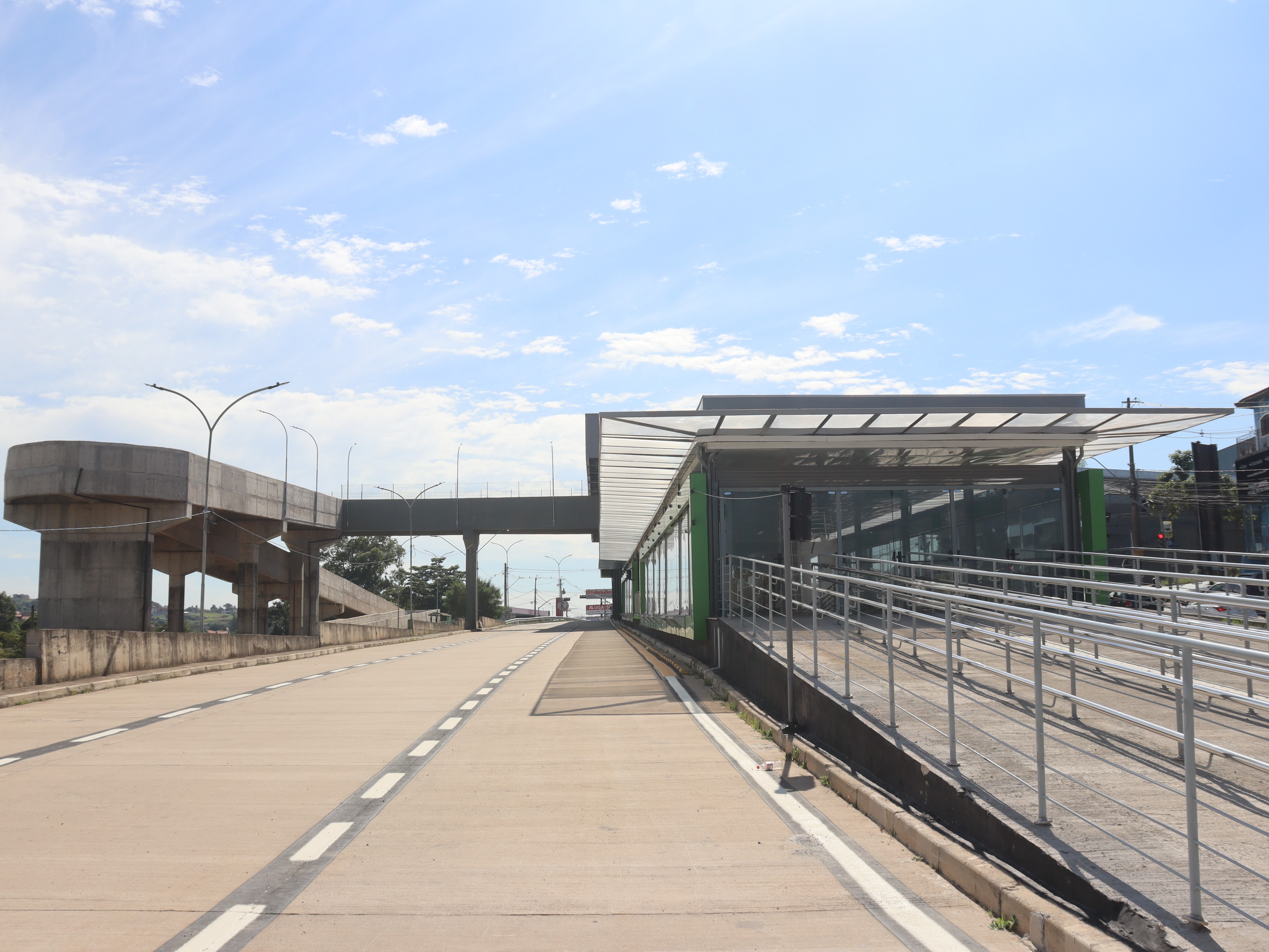  Com o início do novo atendimento, todos os terminais e estações do BRT estão em operação