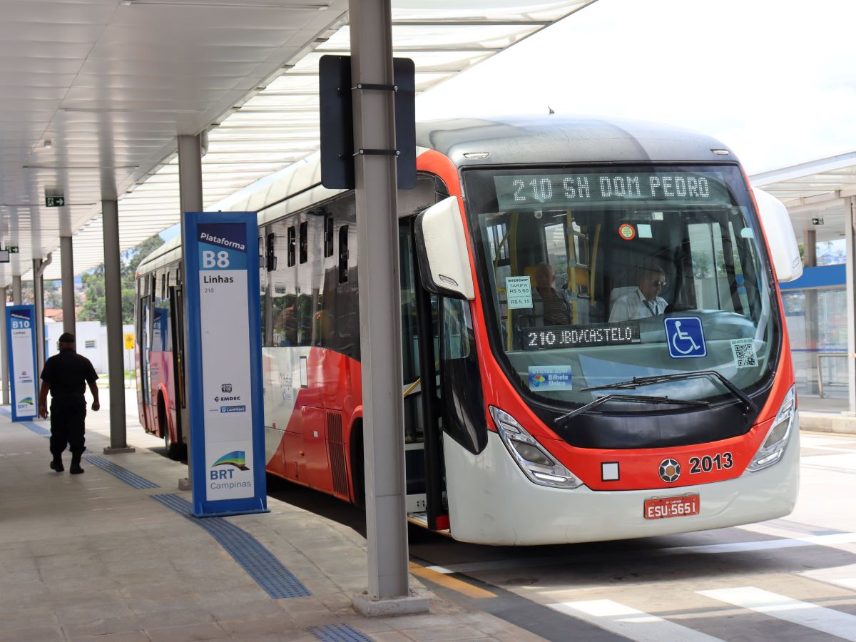 Linha 210 terá novos horários de operação em dias úteis, sábados, domingos e feriados