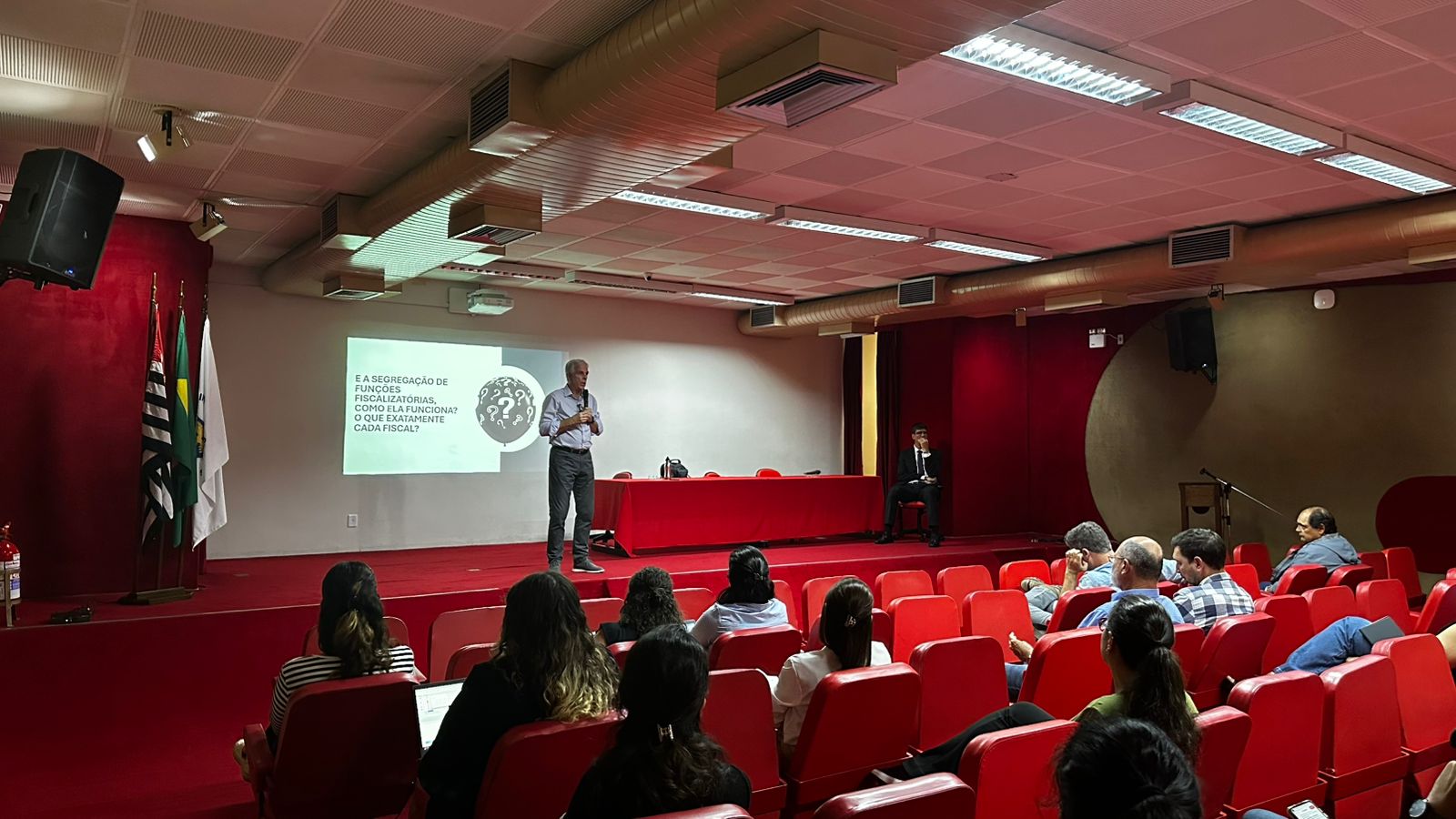 Divulgação As aulas estão sendo realizadas no Salão Vermelho do Paço Municipal e no auditório do Colégio Bento Quirino