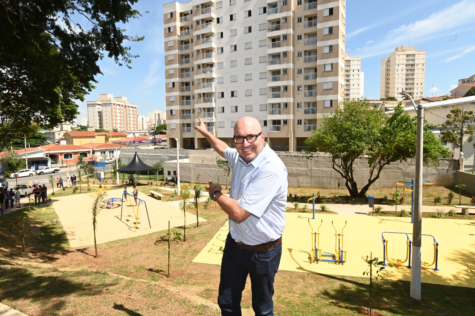 Prefeito Dário Saadi durante entrega da Praça Heraldo Cândido dos Reis