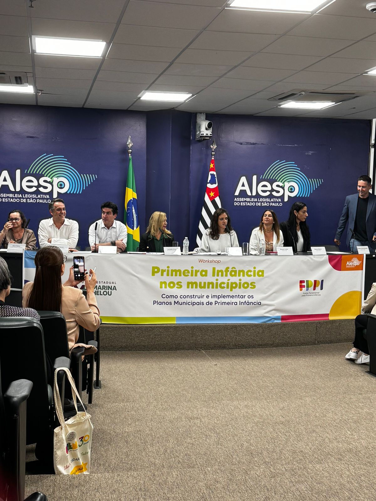 O evento contou com a participação de diversas lideranças municipais, que puderam compartilhar suas experiências com aprendizados, desafios e estratégias