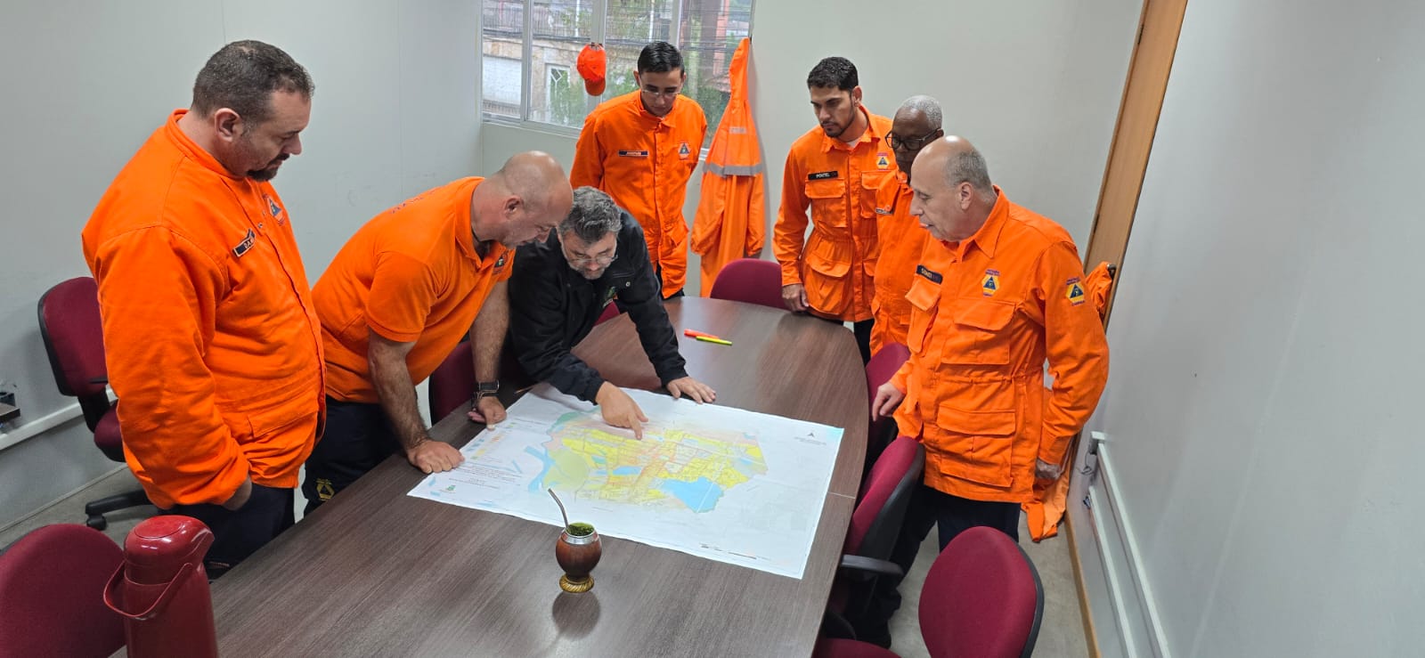 Equipe de Campinas se reuniu com membros da Coordenação da Crise, da Defesa Civil e da Secretaria de Habitação de Canoas 