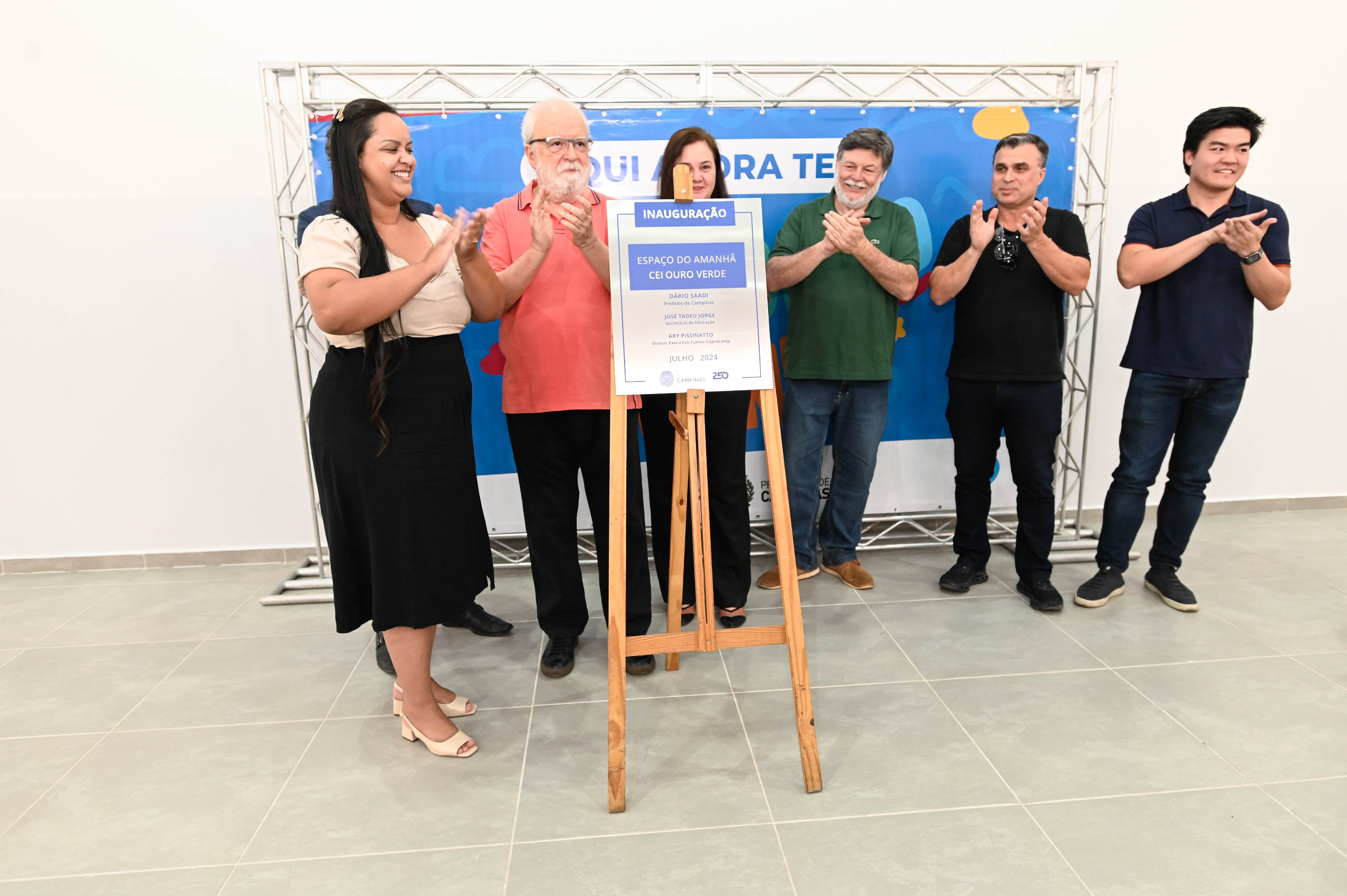 A nova unidade conta com oito salas de aula, sala de professores, diretoria, copa e banheiros para funcionários e alunos, depósito de material pedagógico, pátio coberto, cozinha e refeitório, despensa, lavanderia e parque infantil