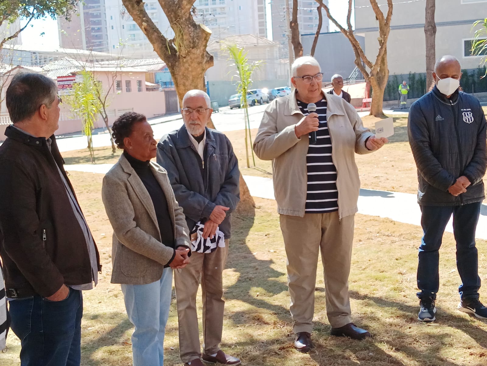 Secretário Paulella pediu apoio para conservação da Praça 