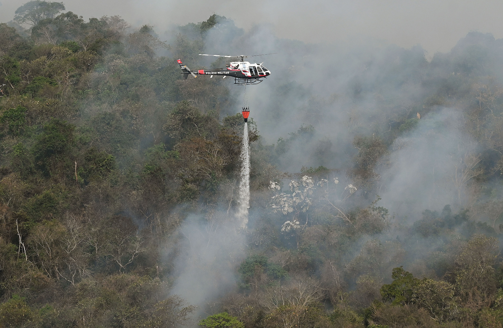 Helicóptero teve papel fundamental em áreas de difícil acesso 