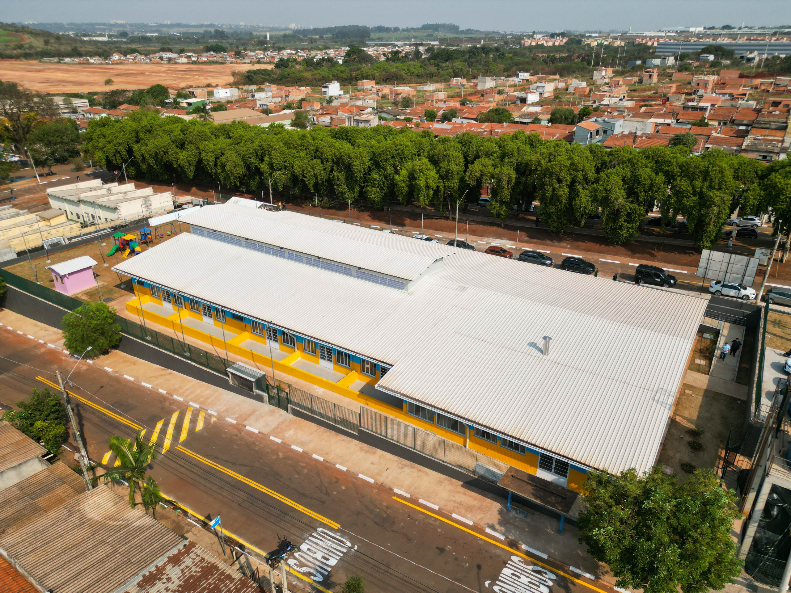 Nova escola está rua do Atletismo, em uma área de 1.695 metros quadrados