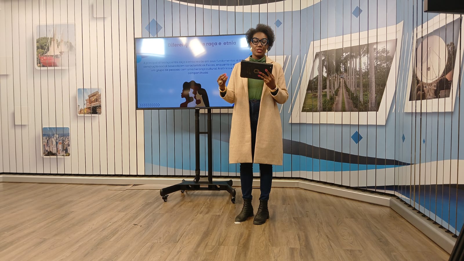 A professora Luiza Mandela é a primeira a gravar conteúdo para o novo curso
