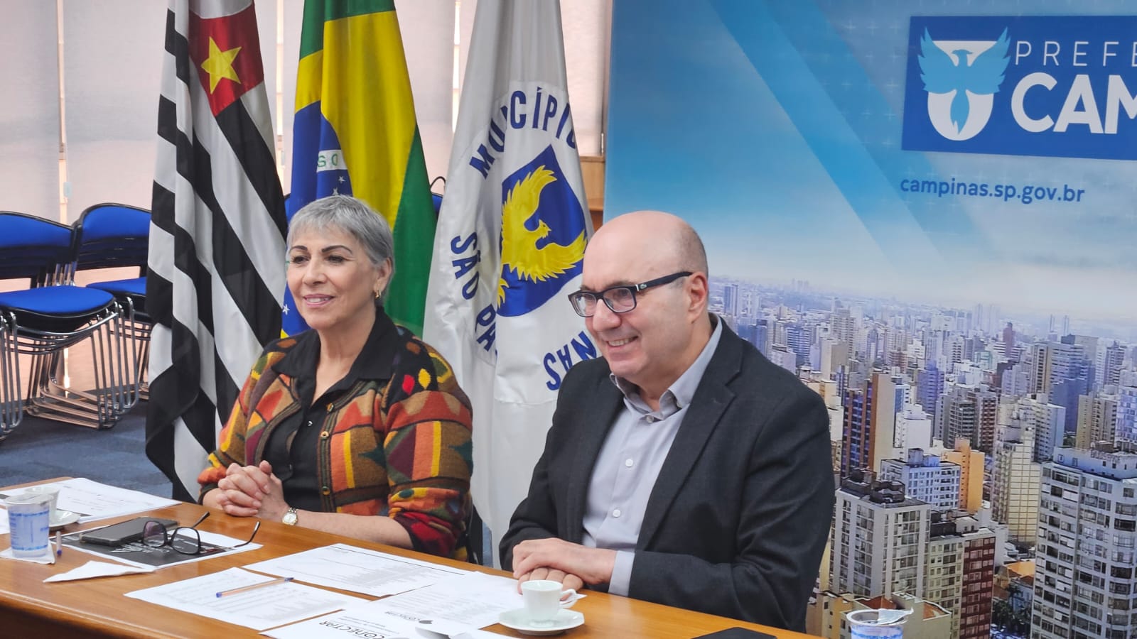 Divulgação O prefeito Dário Saadi acompanhou a reunião do Conectar da Sala Azul no Paço Municipal