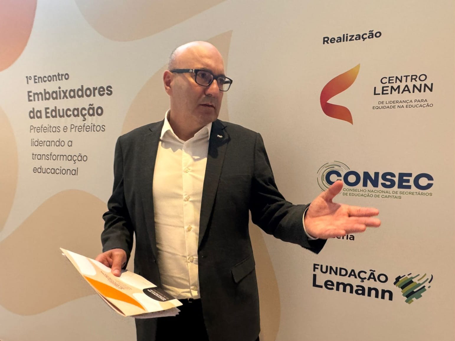 Divulgação Dário falou a prefeitos e secretários de educação sobre o programa Espaço do Amanhã
