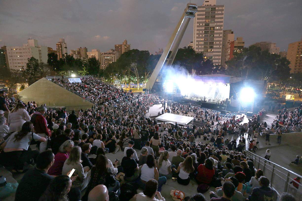 Adriano Rosa Milhares de pessoas lotaram o Teatro de Arena do Centro de Convivência