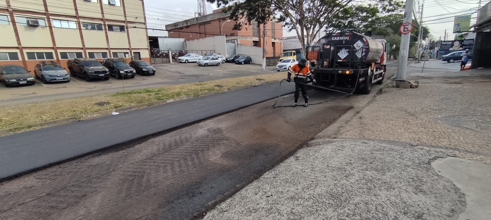 A avenida Jorge Tibiriçá, na região do Jardim Nova Europa, é uma das vias que está com o trabalho em pleno andamento