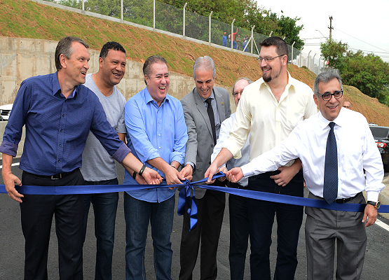 Autoridades inauguram nova alça de acesso que vai facilitar o trânsito