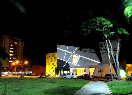 Teatro Castro Mendes: trechos bloqueados pela Emdec dia 10 de novembro