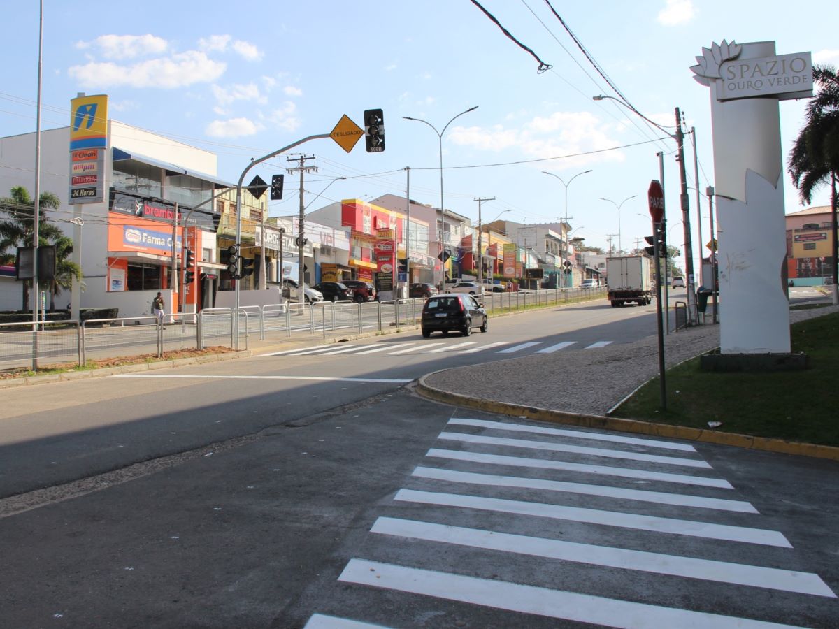 Local tem intensa movimentação de pedestres e veículos