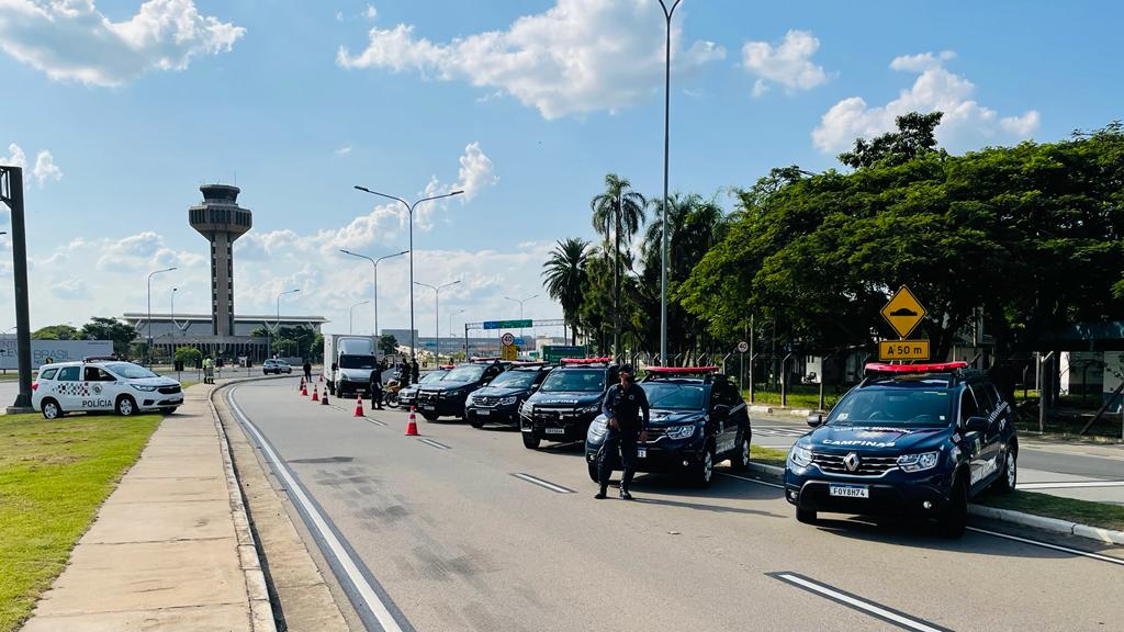 GM foi responsável por montar pontos de bloqueio em locais próximos ao aeroporto para averiguação de situações de criminalidade. 