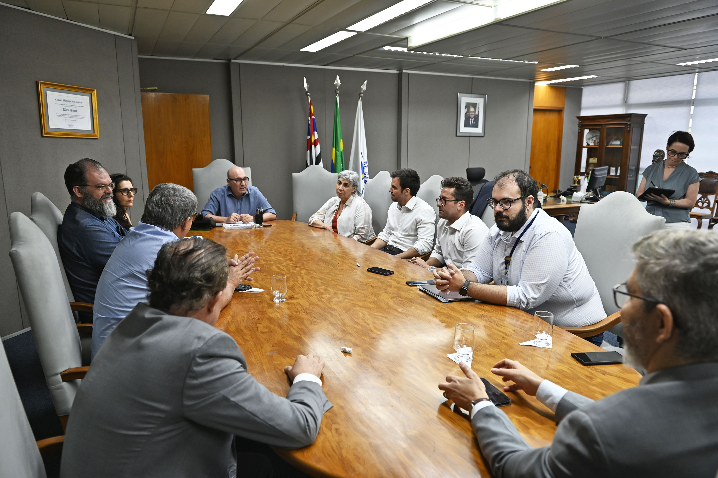 Reunião na tarde desta quarta-feira (27) definiu os primeiros detalhes do edital dos transportes