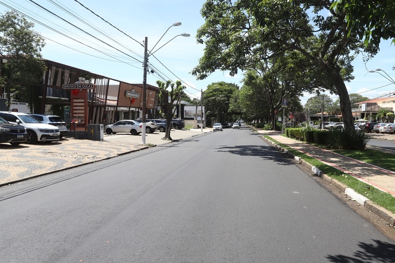 Asfalto novo da avenida Jesuíno Marcondes Machado 