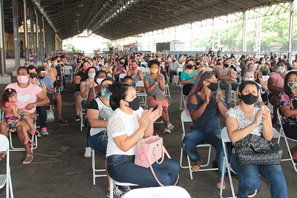 Bolsistas também vão receber capacitação e experiência