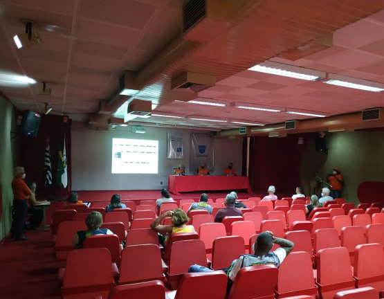 Encontro no Salão Vermelho reuniu a Defesa Civil, secretarias municipais e representantes da comunidade