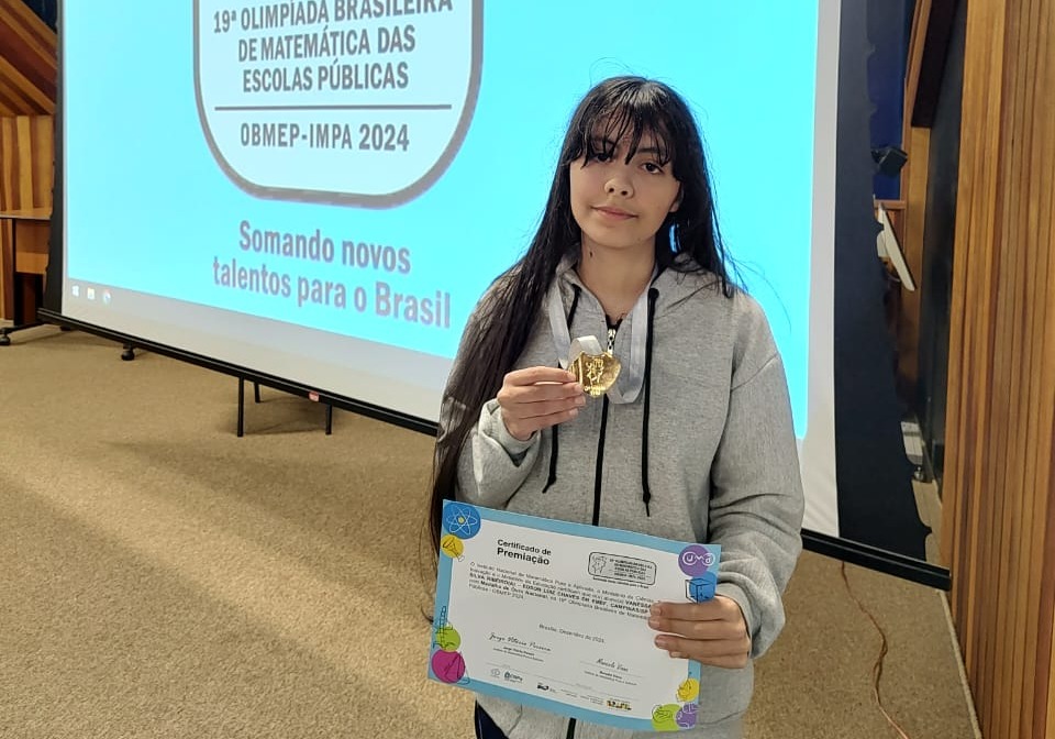Aluna da Rede Municipal de Campinas conquistou a medalha de ouro em Olímpiada Nacional de Matemática