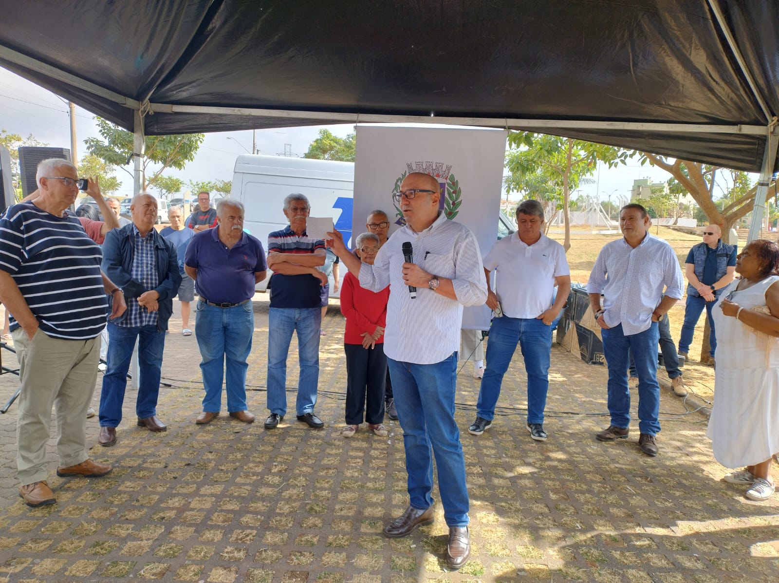 Prefeito lembra da possibilidade de lazer aos idosos, jovens e crianças do bairro