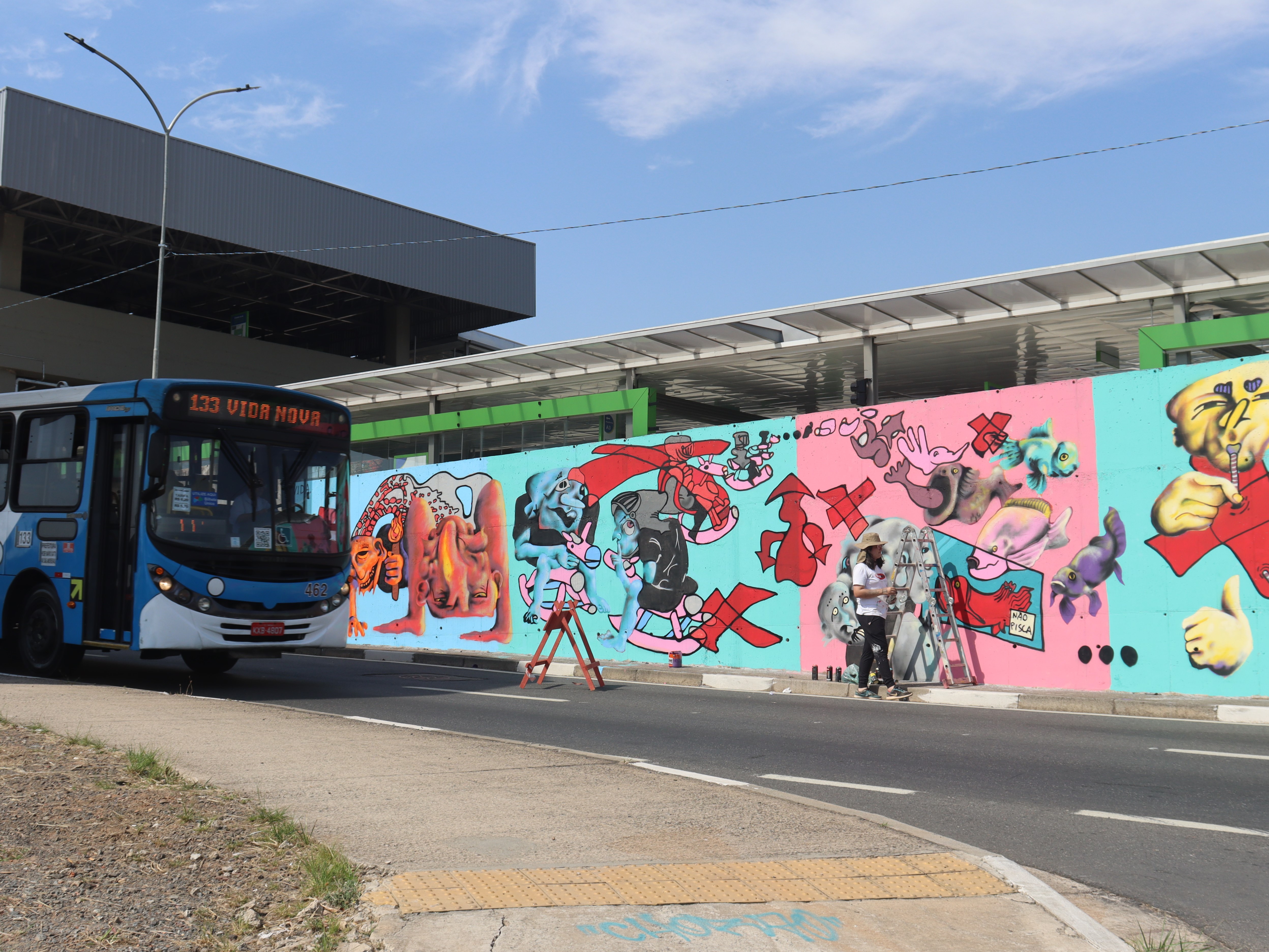 Intervenção artística integra o Festival Ocre em parceria com o projeto BRT Arte da Emdec