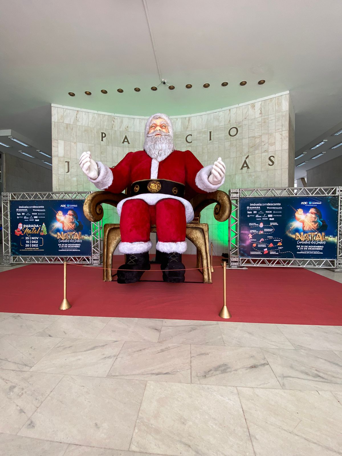 Papai Noel saúde população no Paço Municipal