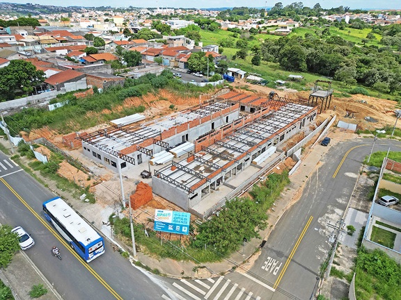 Creche em construção no Residencial Città di Firenze, distrito do Ouro Verde