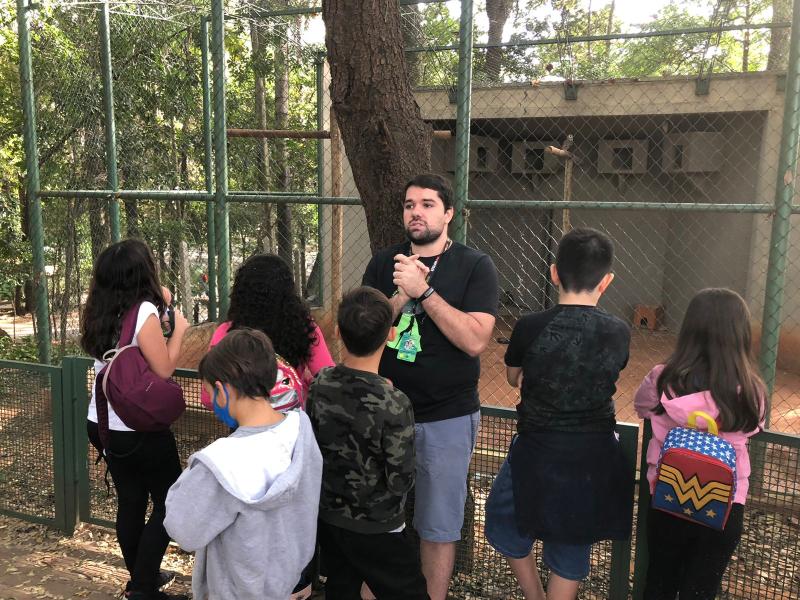 Os participantes conhecem os ambientes e animais do parque durante os dias do Ecoférias