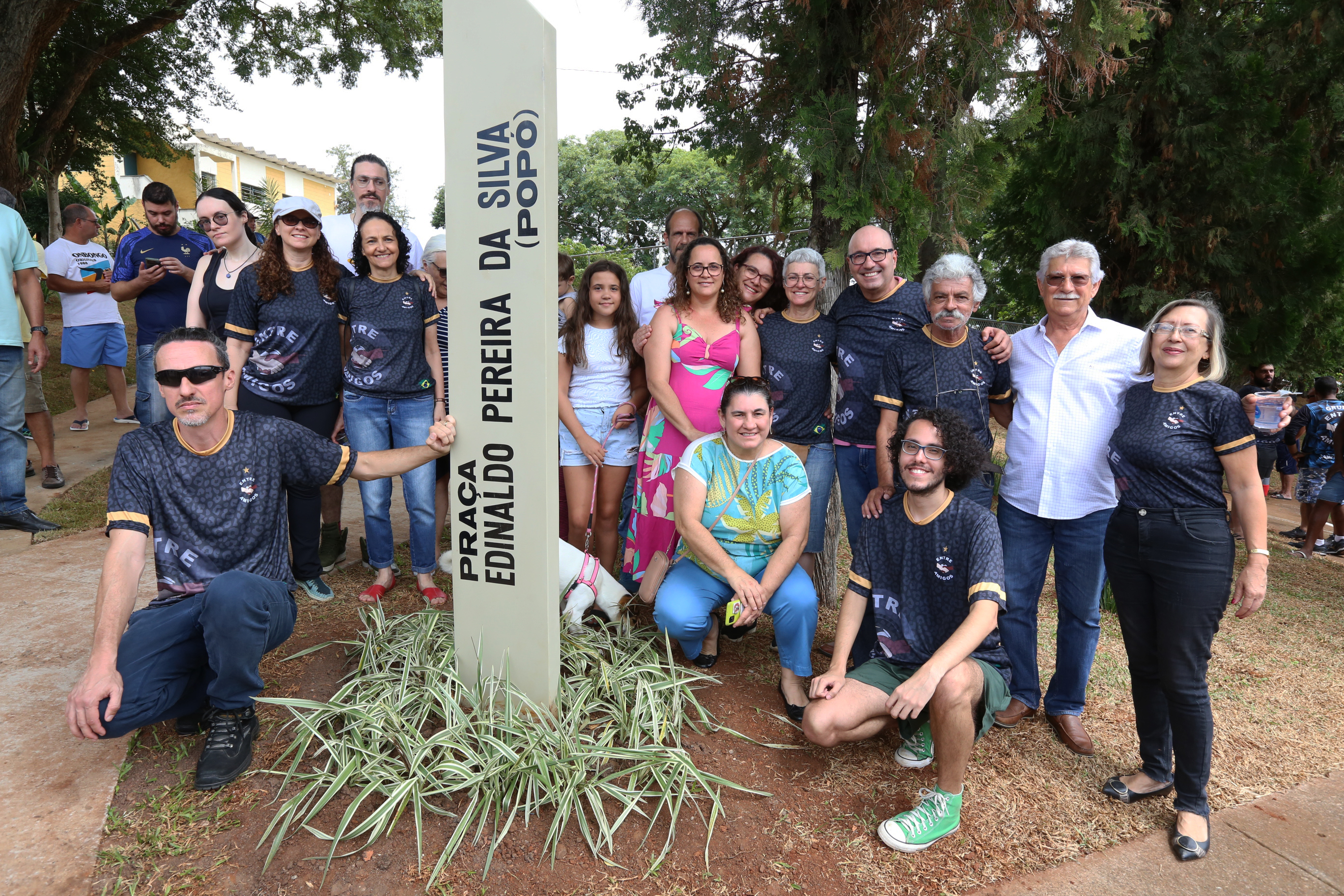 Amigos e familiares de Edinaldo participaram da cerimônia