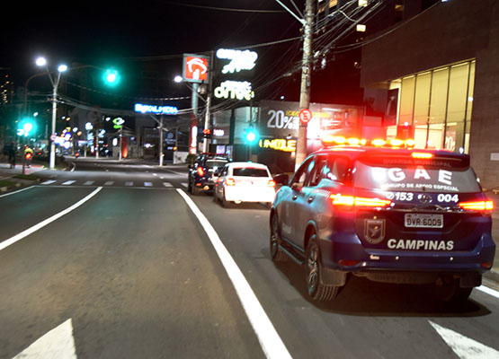 Fiscalização da GM na noite desta segunda-feira, 21, do Toque de Recolher