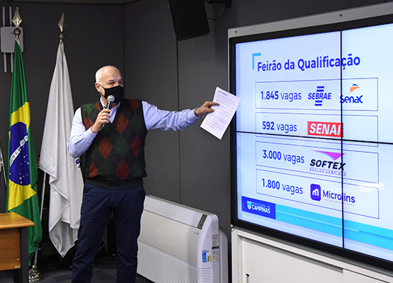 Secretário de Trabalho e Renda, Gustavo Tella, apresenta os mais de 7,2 mil cursos