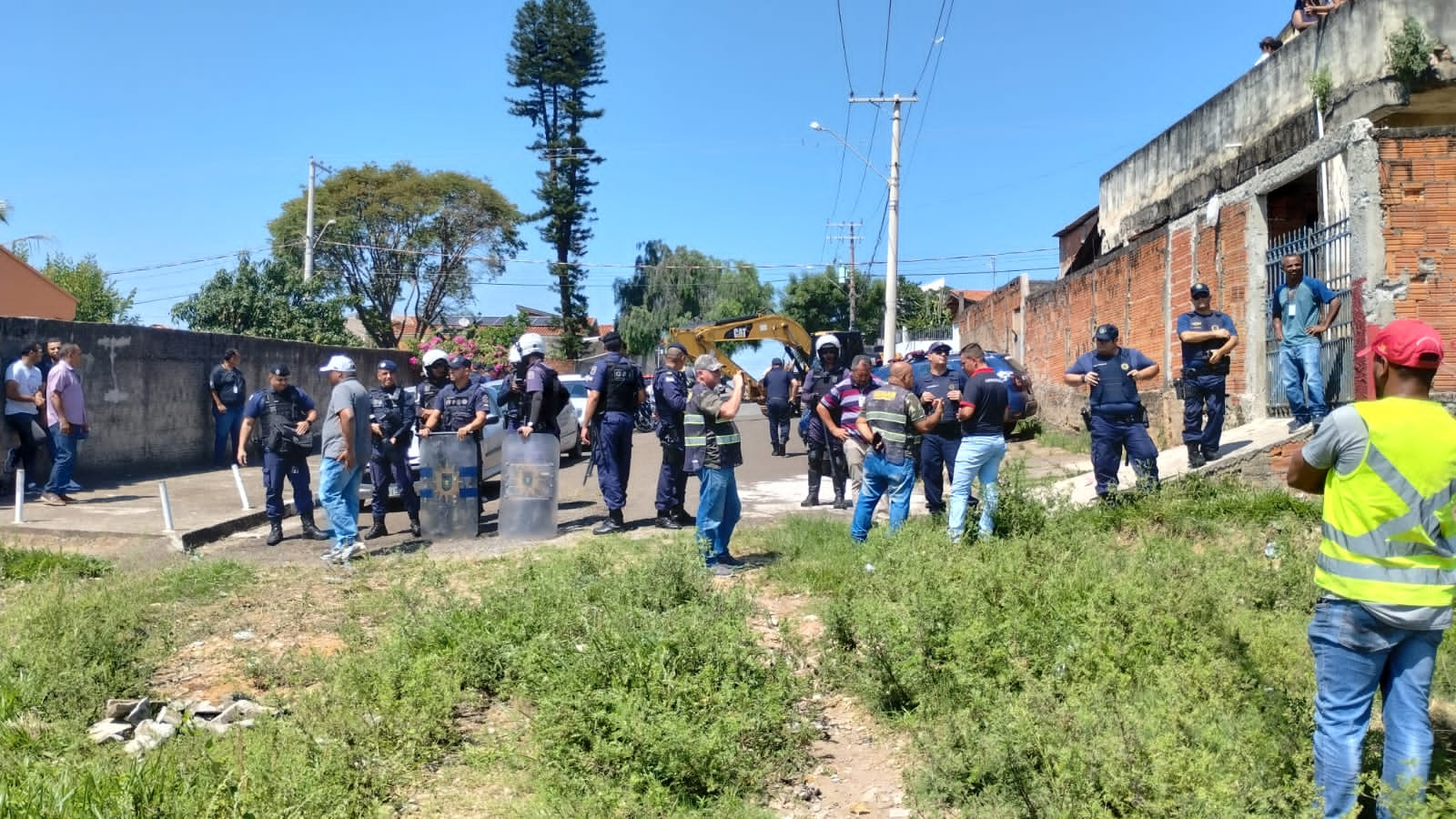 Ocupação tinha cerca de 20 pessoas e desocupação foi pacífica