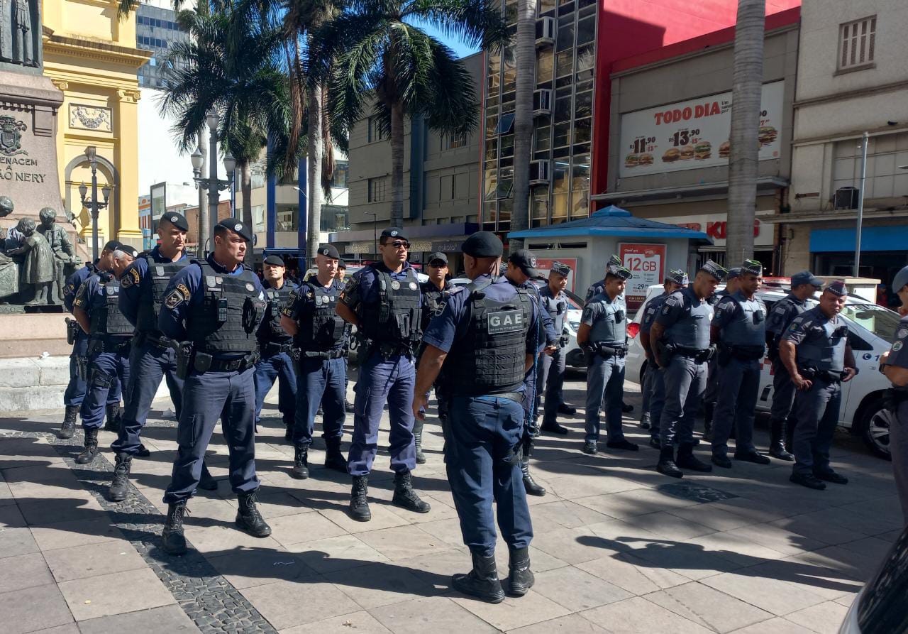 Agentes das duas forças de segurança que participaram da ação