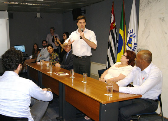 Vice-prefeito recepciona os visitantes