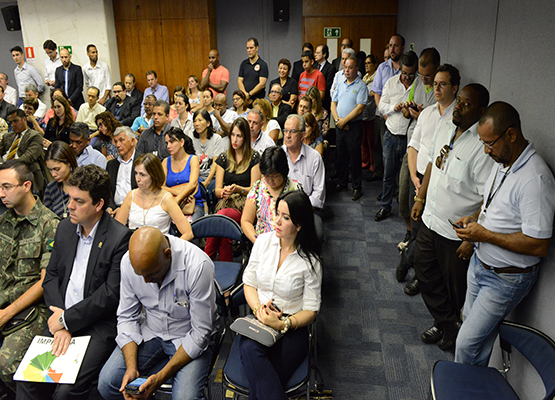 Representantes de secretarias, autarquias e entidades durante o lançamento